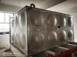 白鯨項(xiàng)目不銹鋼水箱安裝完成！